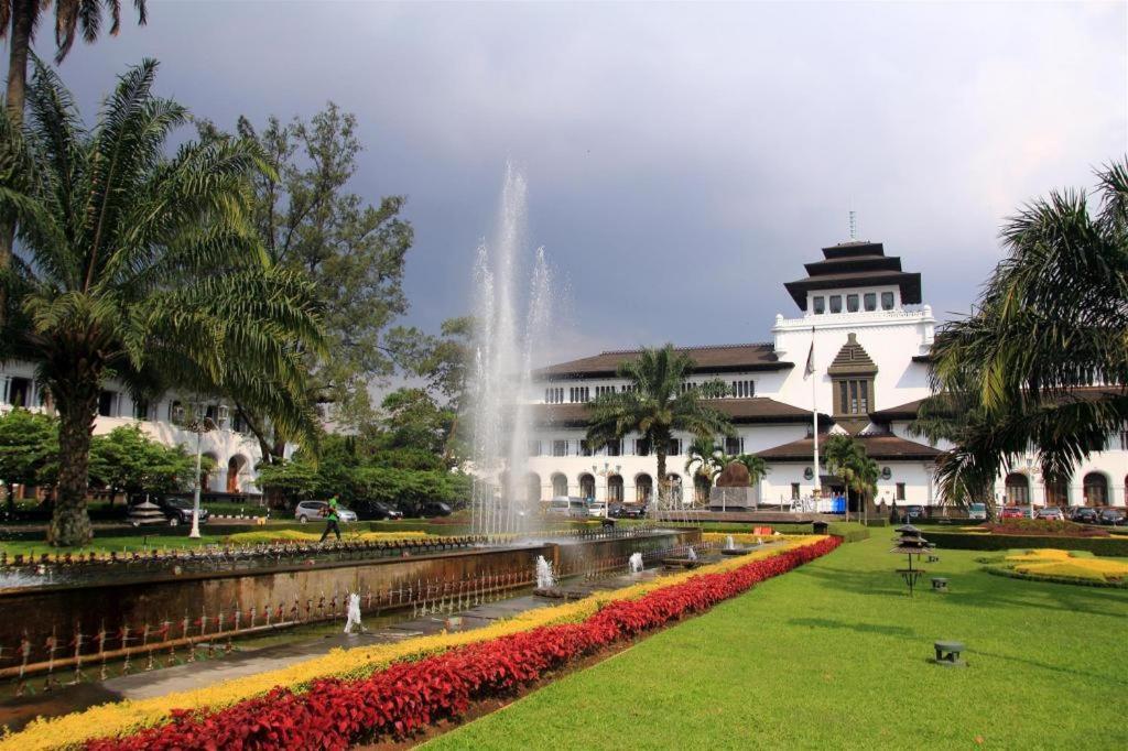 Oyo 3406 Pandu Prima Syariah Hotel 2*